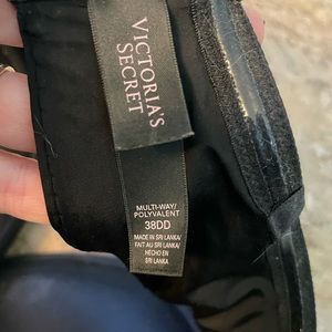 Victoria’s Secret strapless black bra 38DD